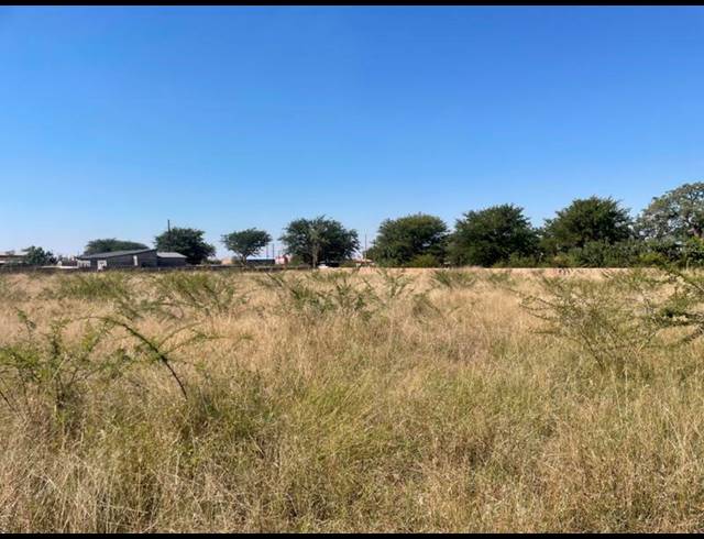 LAND FOR SALE IN LEBOWAKGOMO UNIT B